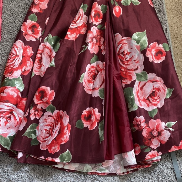 FLORAL BALLGOWN PROM DRESS WITH POCKETS AND SLIT - Picture 2 of 5